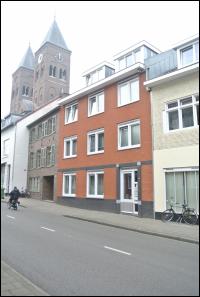 Maastricht, Dorpstraat 64, 66 en 68